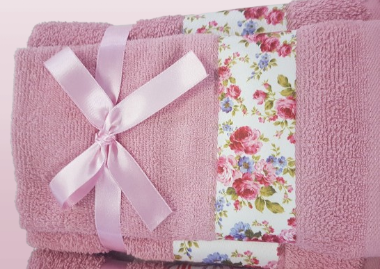 Custom Bath Towels with Sublimation Printed Borders made with 100% Turkish cotton and polyester border for full-color CMYK logo printing. Ideal for promotional use, corporate branding, and merchandise. Durable, absorbent, and available in multiple sizes with a 500-piece minimum order.